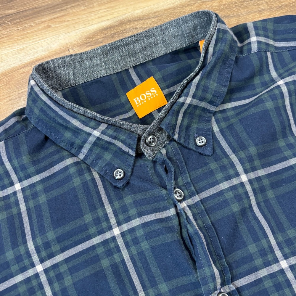 BOSS Hugo Boss Button Down Shirt Mens XL Plaid Cotton Casual Navy Blue Heritage